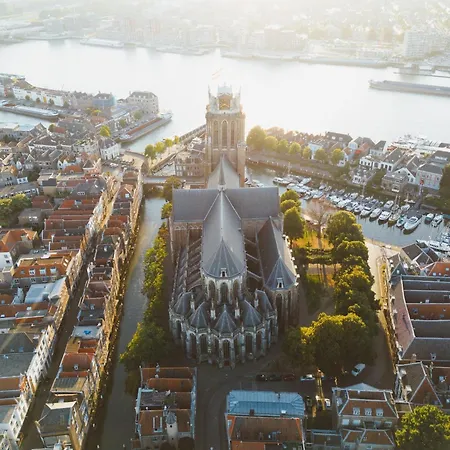 לינה וארוחת בוקר Cleyn Cruysenborgh 1531 3*