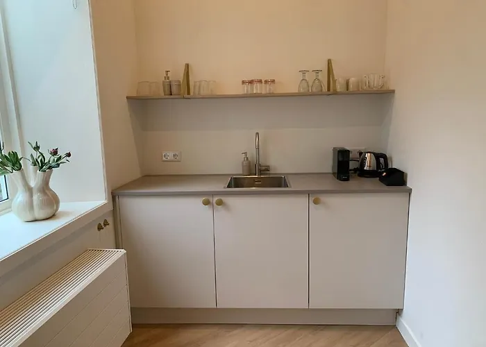 לינה וארוחת בוקר Cleyn Cruysenborgh 1531 3*